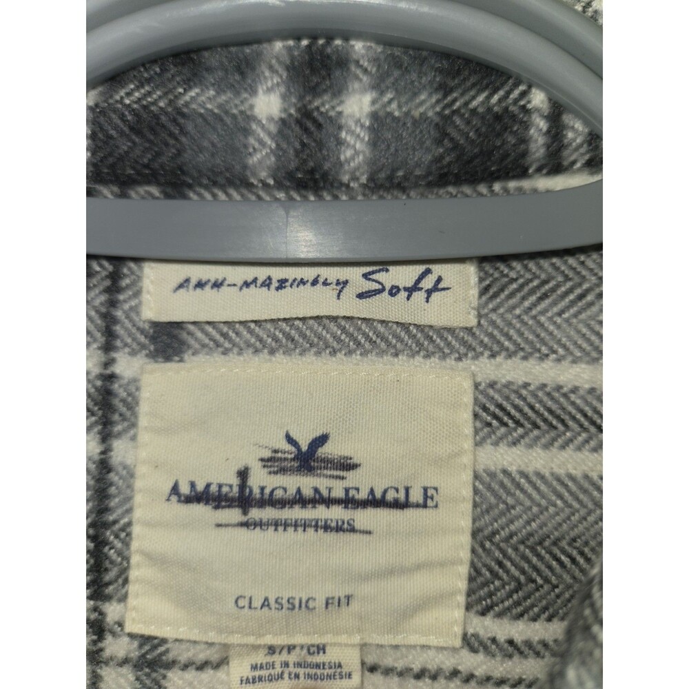 American Eagle Outfitters Flannel Shirt Small Black White Plaid Classic Fit Soft - Picture 2 of 10